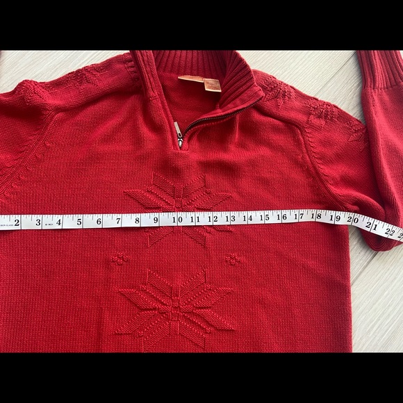 Boy’s red holiday sweater - Picture 5 of 5